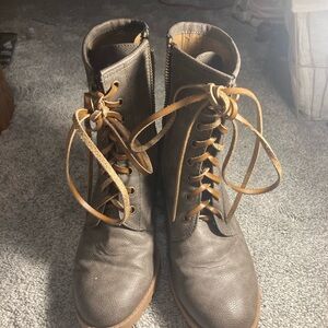 Stylish Brown Leather Women's Boots